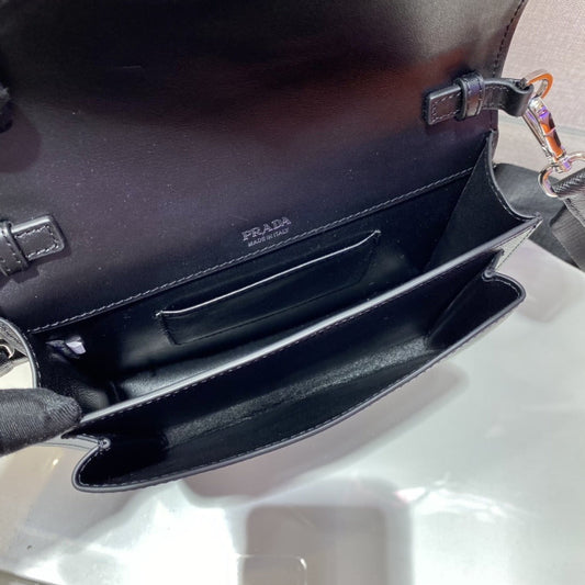 Pronta Entrega – Bolsa Modelo Prada Envelope Mini em Couro Saffiano