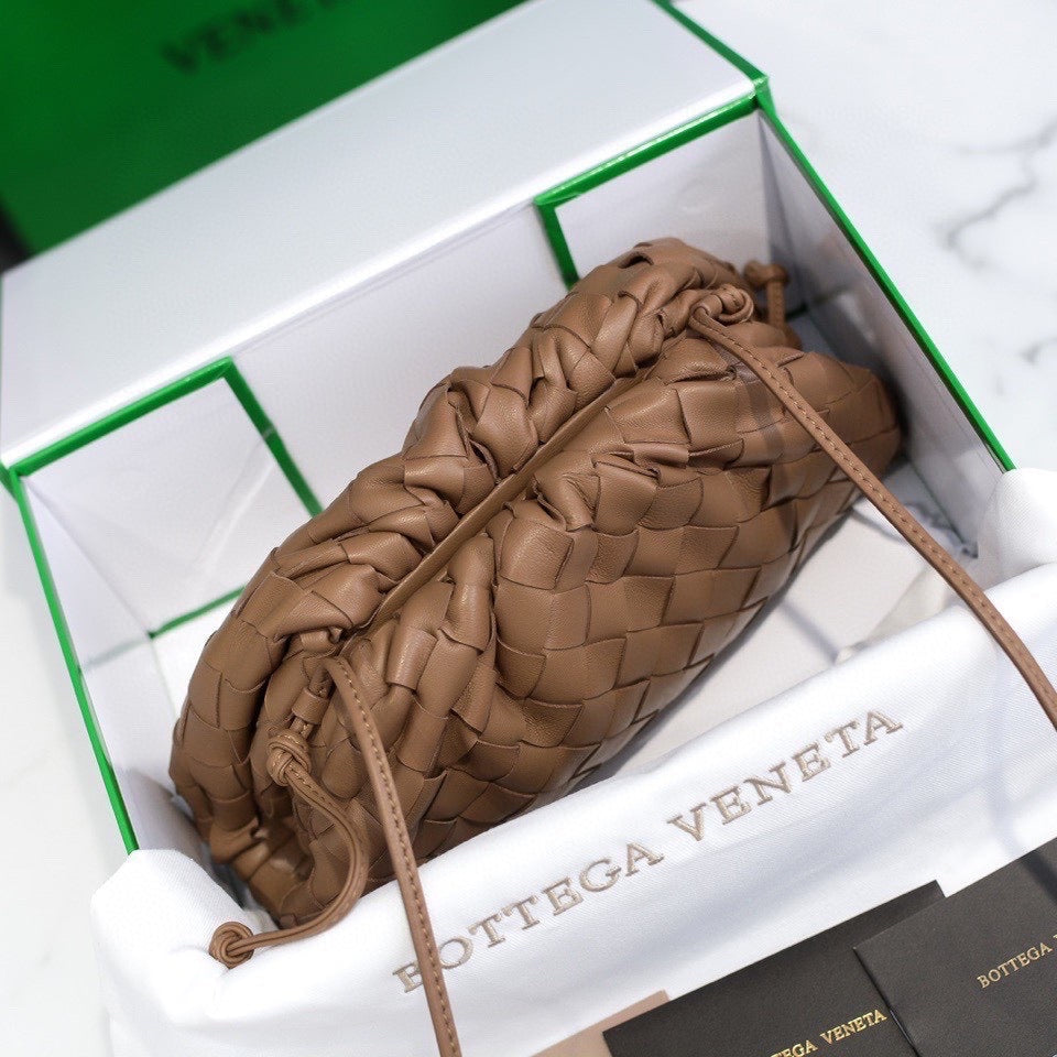 Pronta Entrega – Bolsa Modelo Mini Pouch Bottega Veneta