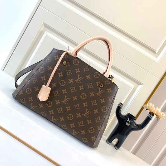 Pronta Entrega – PRONTA-ENTREGA – Bolsa Modelo Louis Vuitton Montaigne MM Monogramada Pre-owned 2019