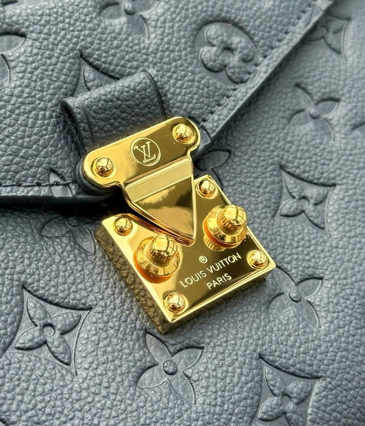 Pronta Entrega – PRONTA-ENTREGA – LOUIS VUITTON POCHETTE LEATHER NOIR