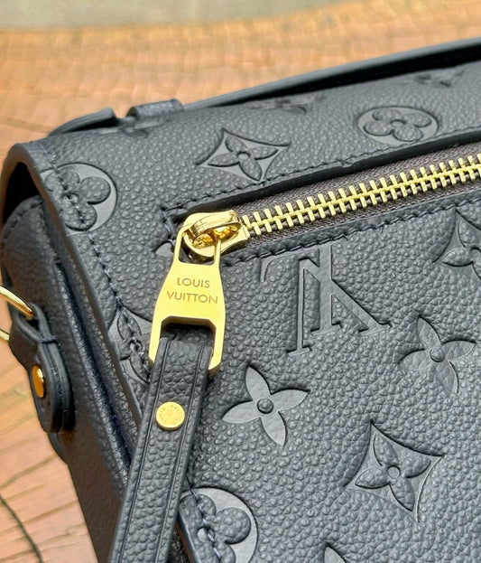 Pronta Entrega – PRONTA-ENTREGA – LOUIS VUITTON POCHETTE LEATHER NOIR