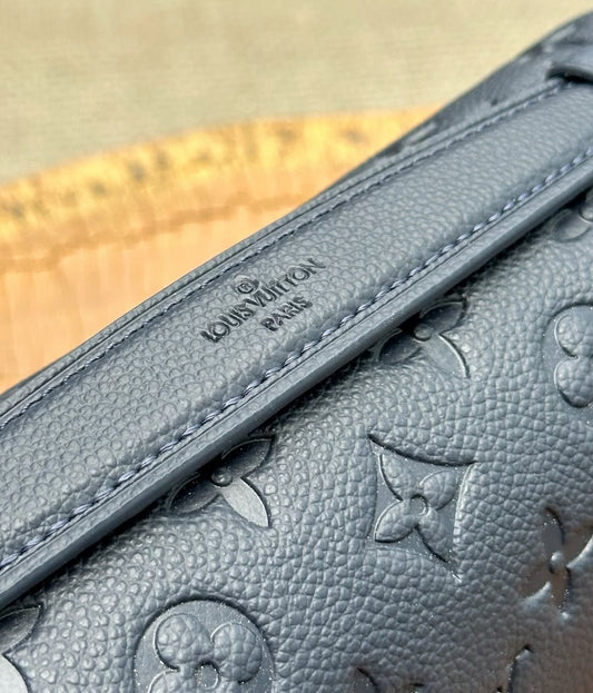 Pronta Entrega – PRONTA-ENTREGA – LOUIS VUITTON POCHETTE LEATHER NOIR