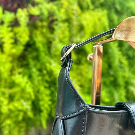 Pronta Entrega – PRONTA-ENTREGA – LOUIS VUITTON POCHETTE LEATHER NOIR