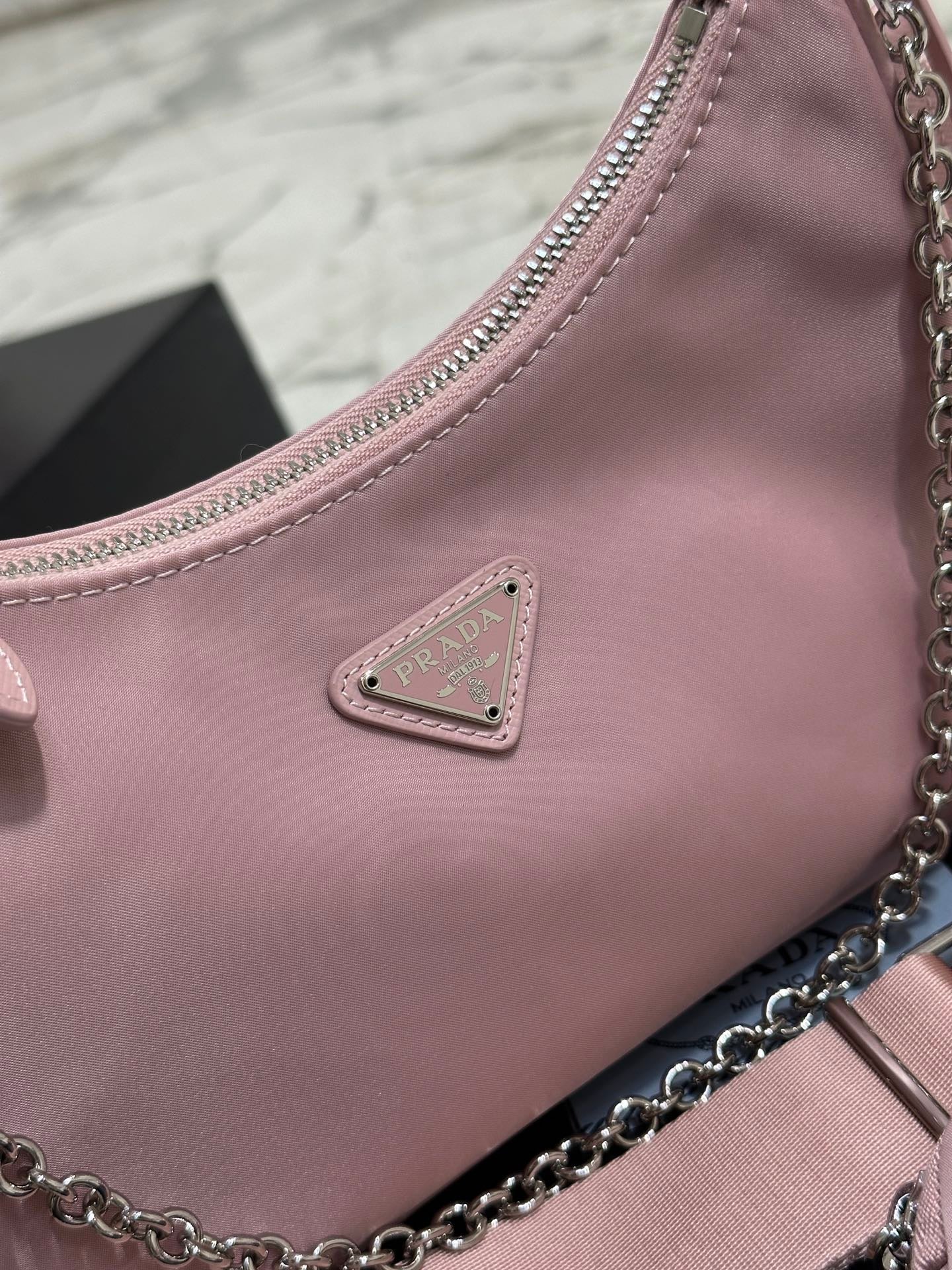 Pronta Entrega – Bolsa Prada Re-Nylon Prada Re-Edition 2005