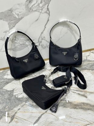 Pronta Entrega – Bolsa Mini em Re-Nylon Prada Re-Edition 2005