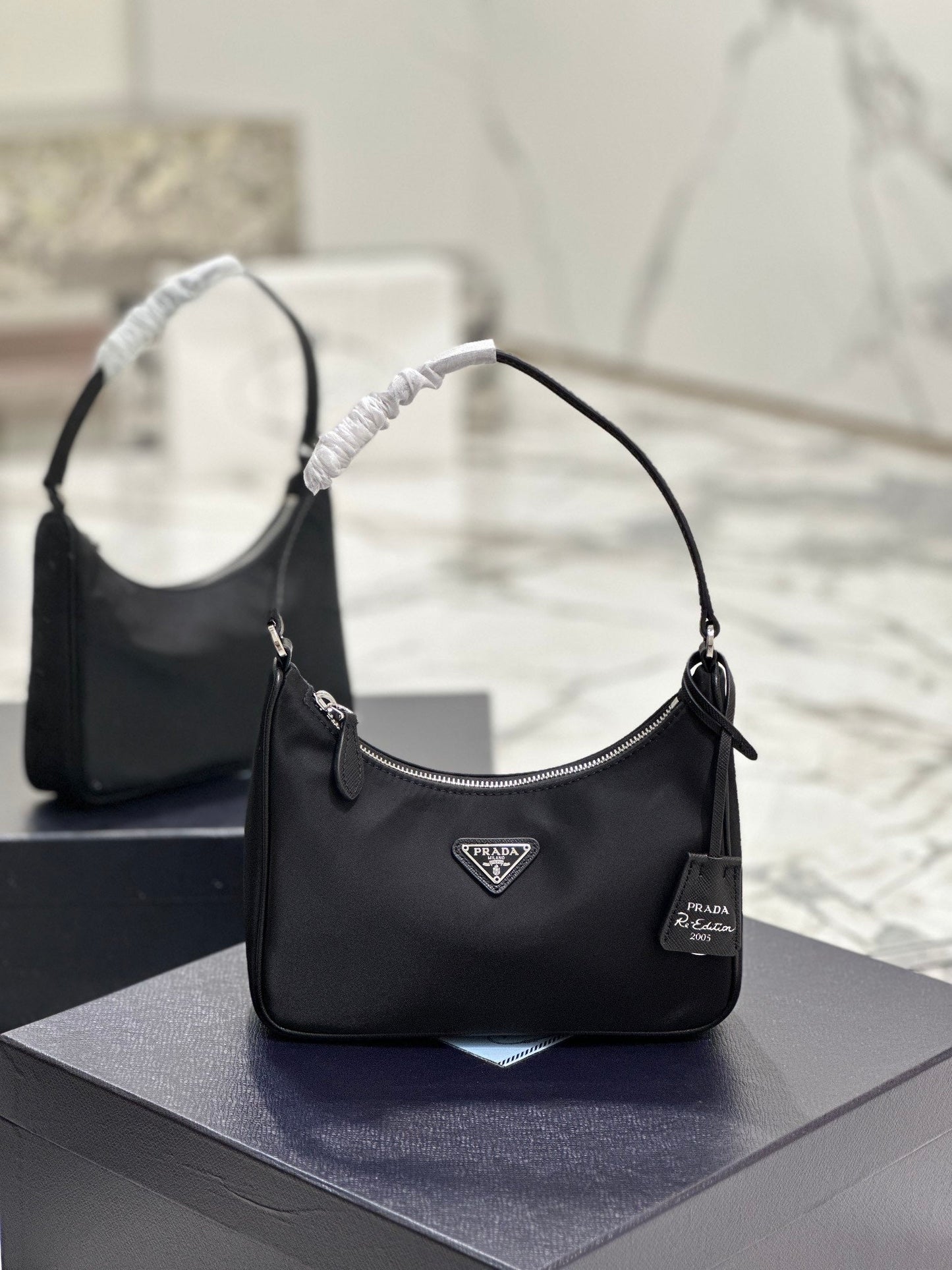 Pronta Entrega – Bolsa Mini em Re-Nylon Prada Re-Edition 2005