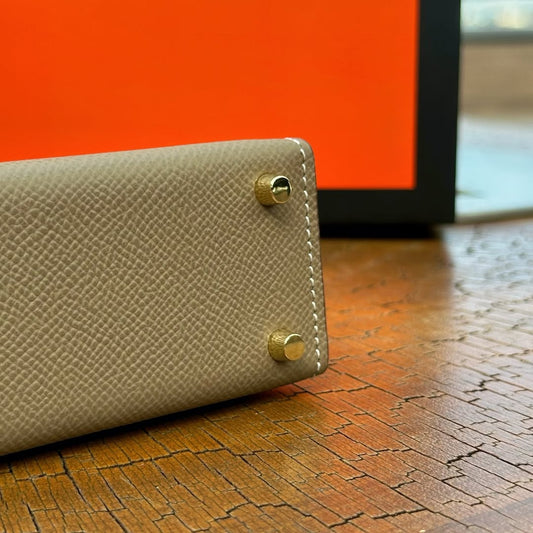 Pronta Entrega – PRONTA-ENTREGA – HERMÈS KELLY SELLIER MINI 20 ETOUPE EPSOM GOLD HARDWARE