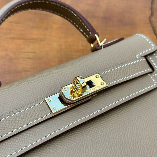 Pronta Entrega – PRONTA-ENTREGA – HERMÈS KELLY SELLIER MINI 20 ETOUPE EPSOM GOLD HARDWARE