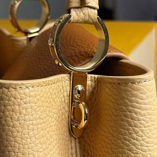 Pronta Entrega – PRONTA-ENTREGA – LOUIS VUITTON CAPUCINES BB JAUNE