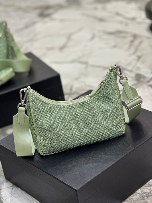 Pronta Entrega – Bolsa Prada Re-Edition 2005 em Cetim Cristais