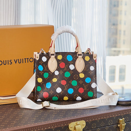 Pronta Entrega – Bolsa Louis Vuitton Bolsa OnTheGo PM LV x YK