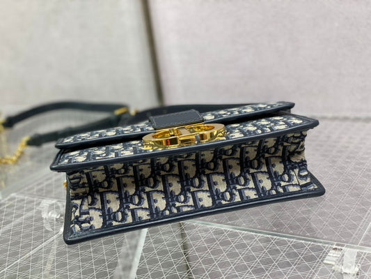 Pronta Entrega – Bolsa Dior 30 Montaigne Avenue