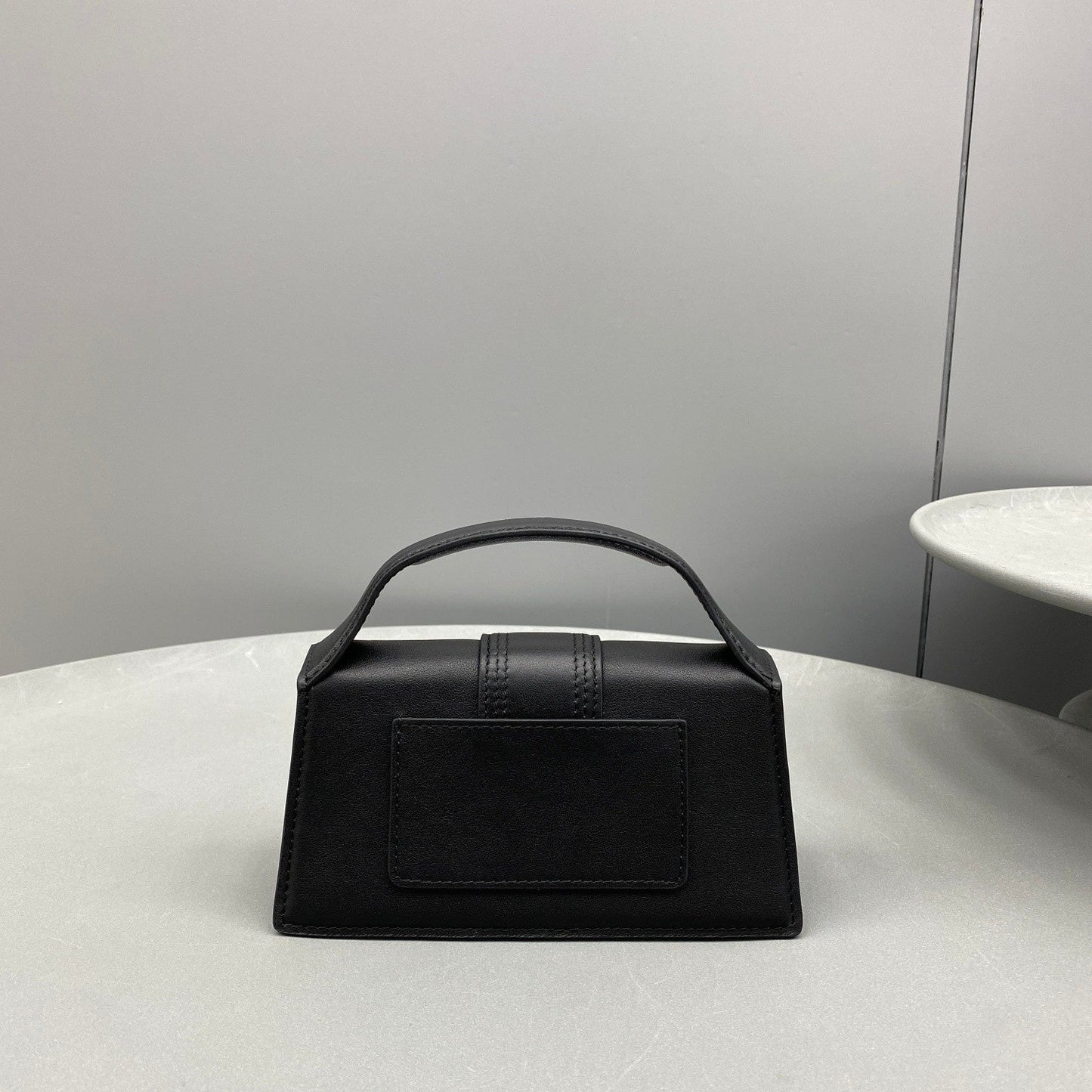 Pronta Entrega – Bolsa Modelo Jacquemus Tote Le Bambino de Couro