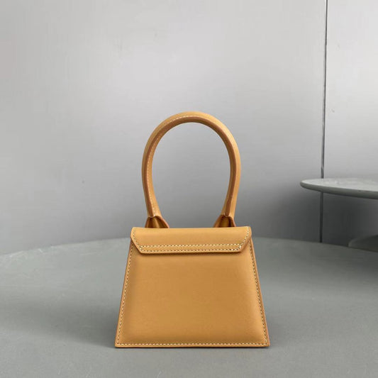 Pronta Entrega – Bolsa Modelo Jacquemus Le Chiquito