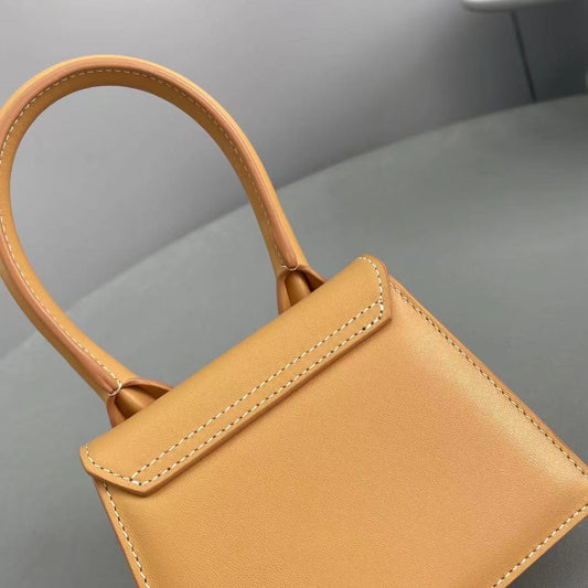 Pronta Entrega – Bolsa Modelo Jacquemus Le Chiquito