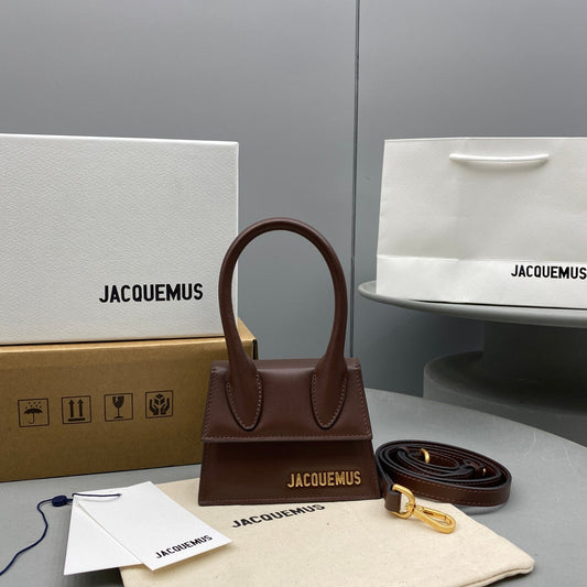 Pronta Entrega – Bolsa Modelo Jacquemus Le Chiquito