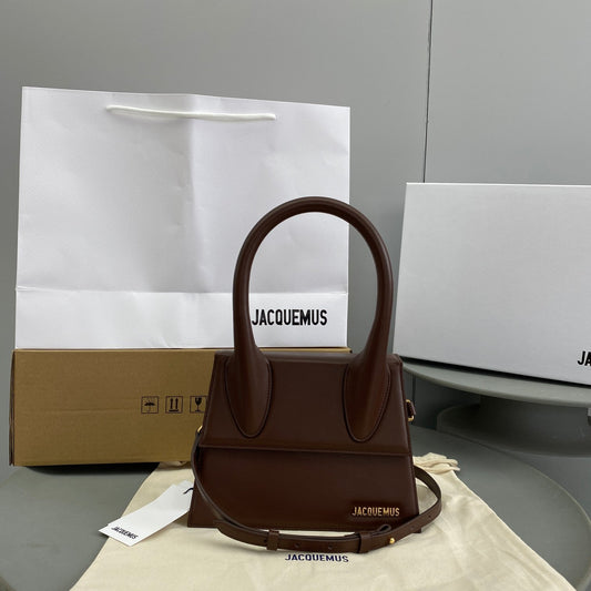 Pronta Entrega – Bolsa Modelo Jacquemus Le Grand Chiquito