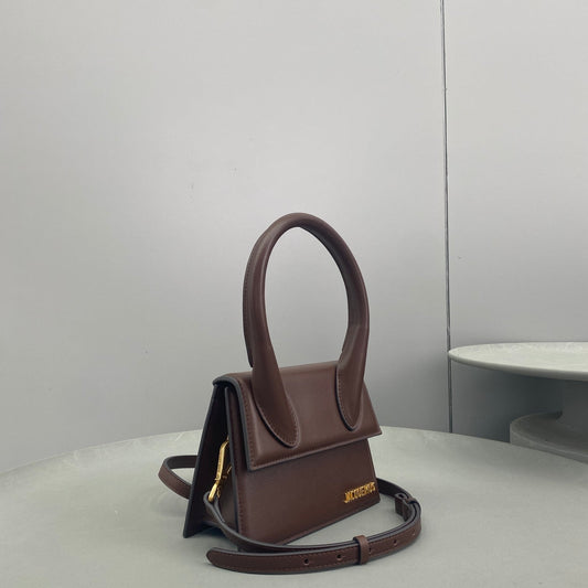Pronta Entrega – Bolsa Modelo Jacquemus Le Chiquito Moyen