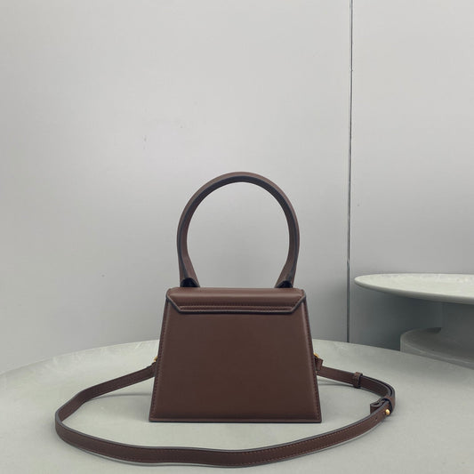 Pronta Entrega – Bolsa Modelo Jacquemus Le Chiquito Moyen