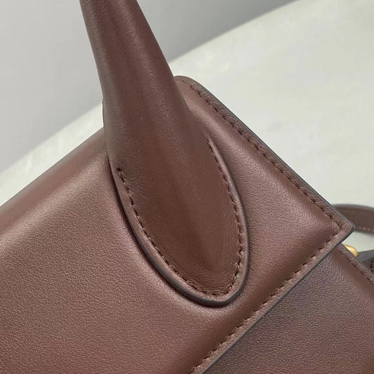 Pronta Entrega – Bolsa Modelo Jacquemus Le Chiquito Moyen