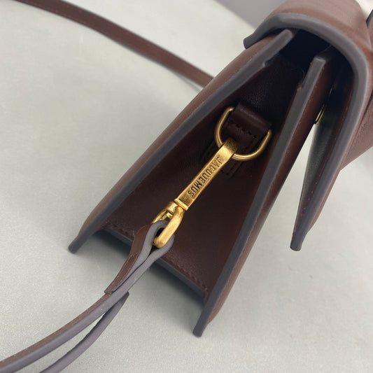 Pronta Entrega – Bolsa Modelo Jacquemus Le Chiquito Moyen