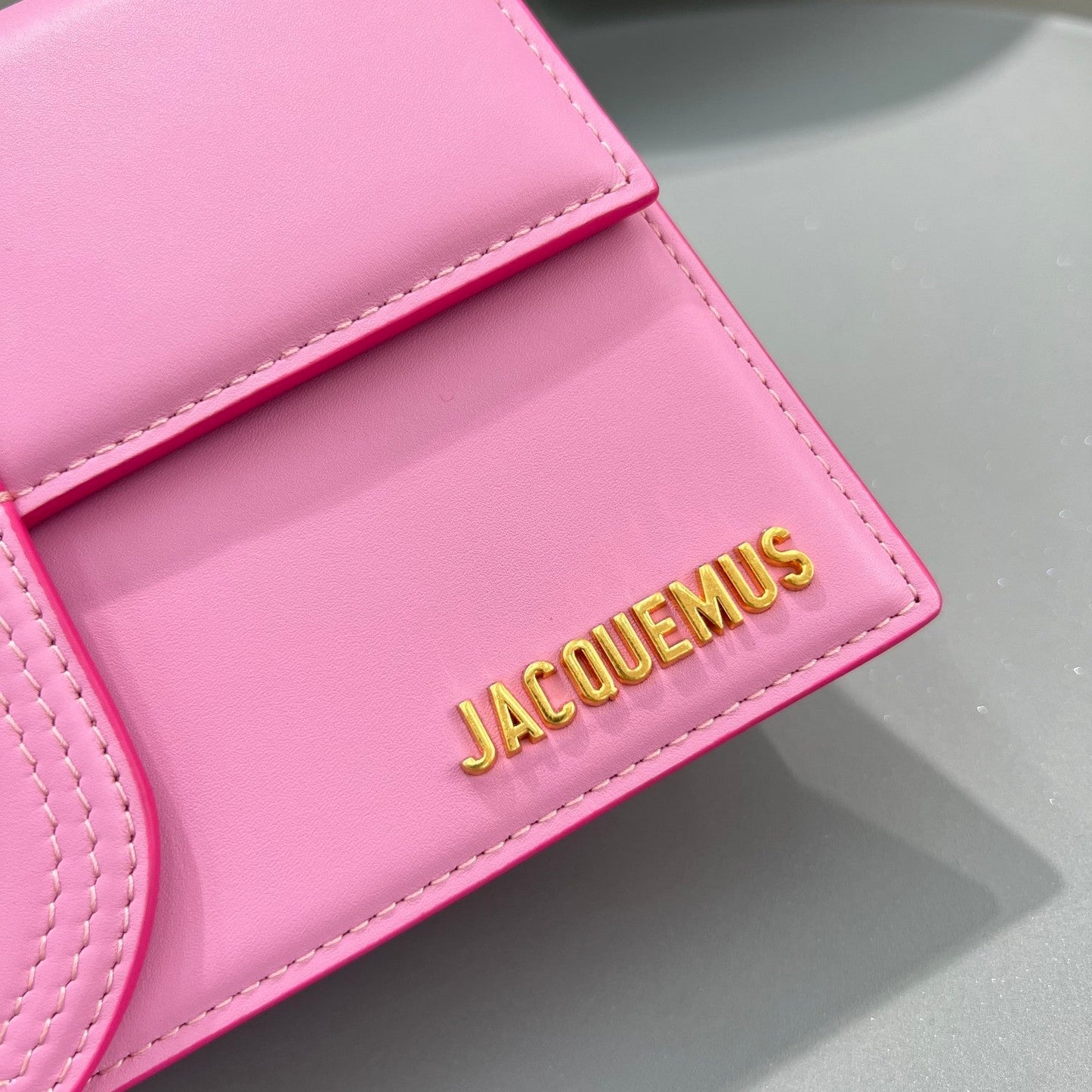 Pronta Entrega – Bolsa Modelo Jacquemus Tote Le Grand Bambino de Couro