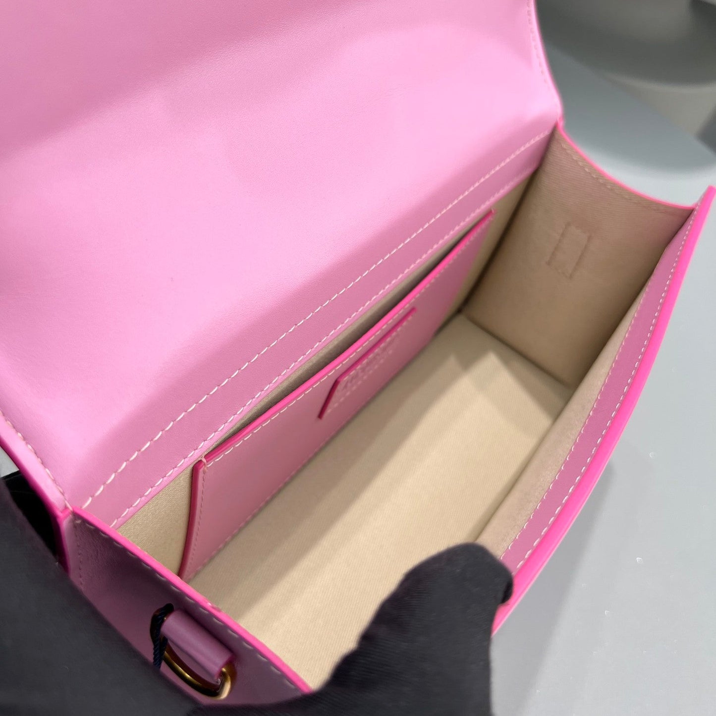 Pronta Entrega – Bolsa Modelo Jacquemus Tote Le Grand Bambino de Couro