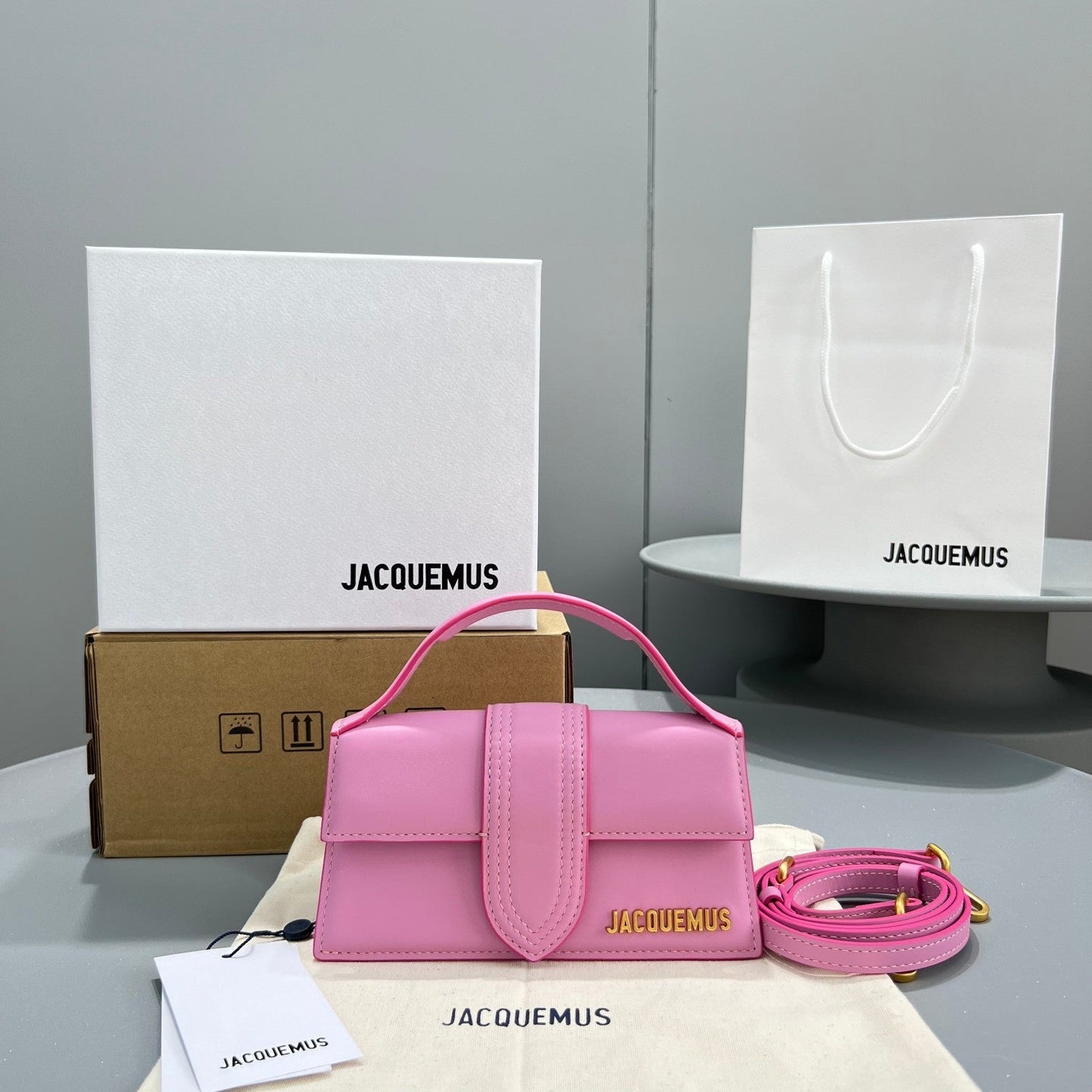 Pronta Entrega – Bolsa Modelo Jacquemus Tote Le Bambino de Couro