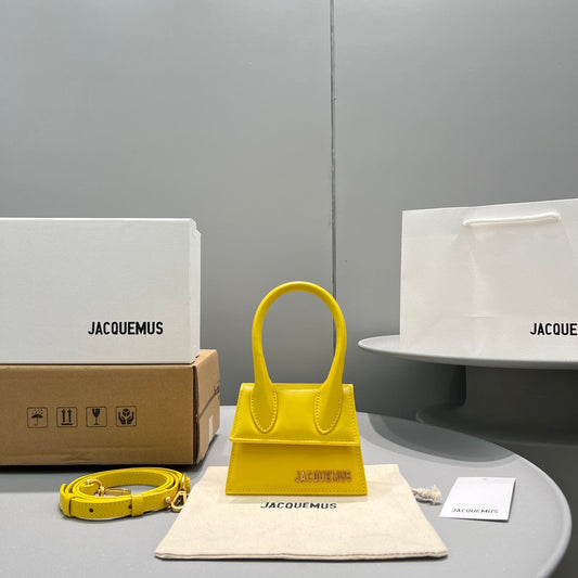 Pronta Entrega – Bolsa Modelo Jacquemus Le Chiquito