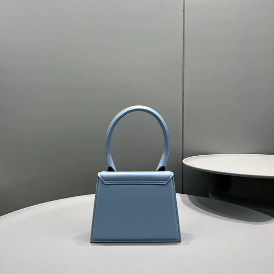 Pronta Entrega – Bolsa Modelo Jacquemus Le Chiquito Moyen