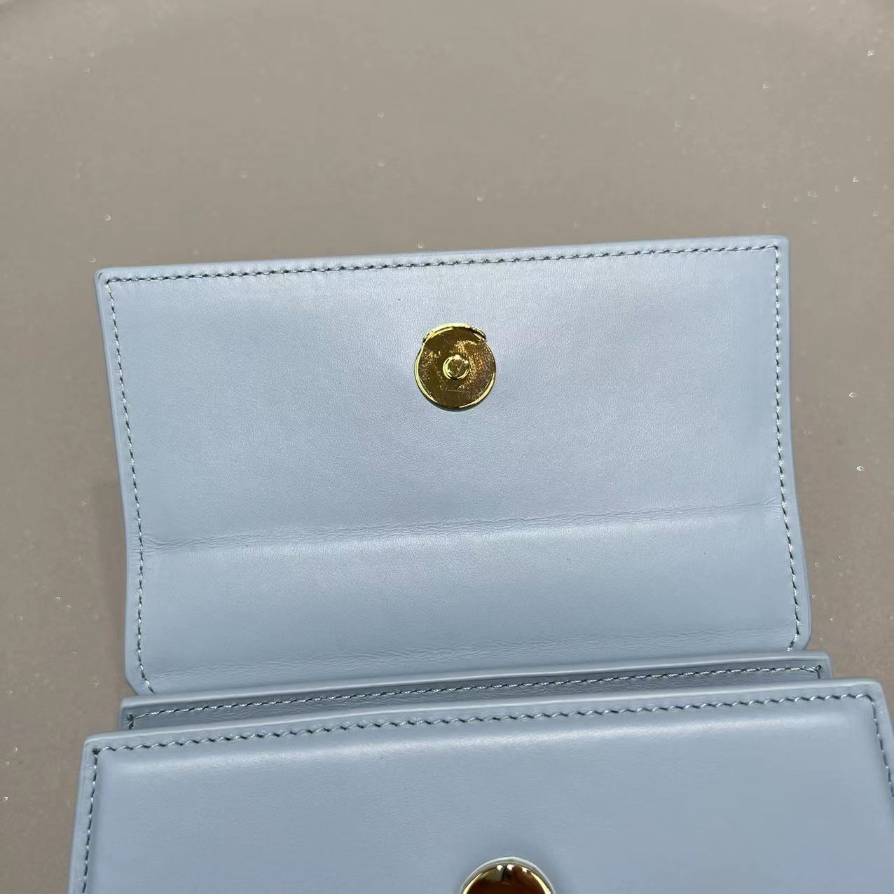 Pronta Entrega – Bolsa Modelo Jacquemus Le Chiquito Moyen