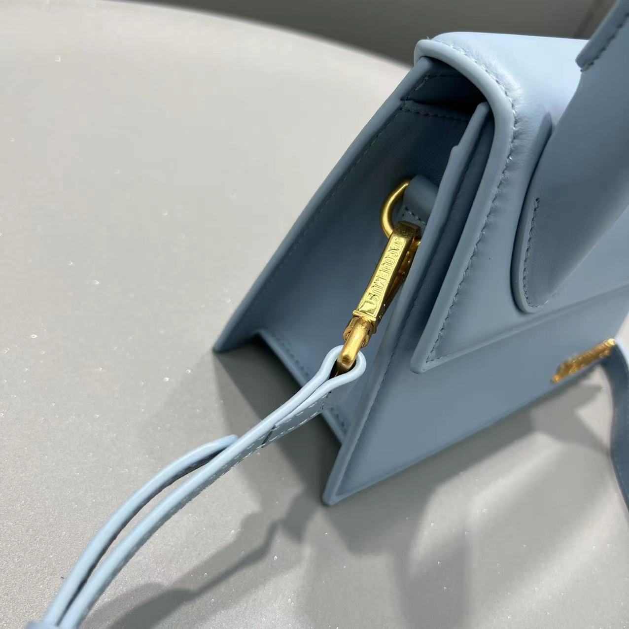 Pronta Entrega – Bolsa Modelo Jacquemus Le Chiquito Moyen