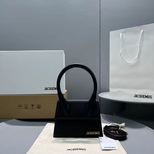 Pronta Entrega – Bolsa Modelo Jacquemus Le Chiquito Moyen