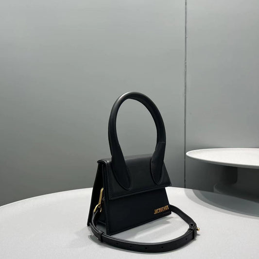 Pronta Entrega – Bolsa Modelo Jacquemus Le Chiquito Moyen
