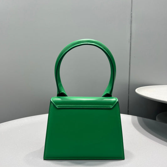 Pronta Entrega – Bolsa Modelo Jacquemus Le Chiquito Moyen