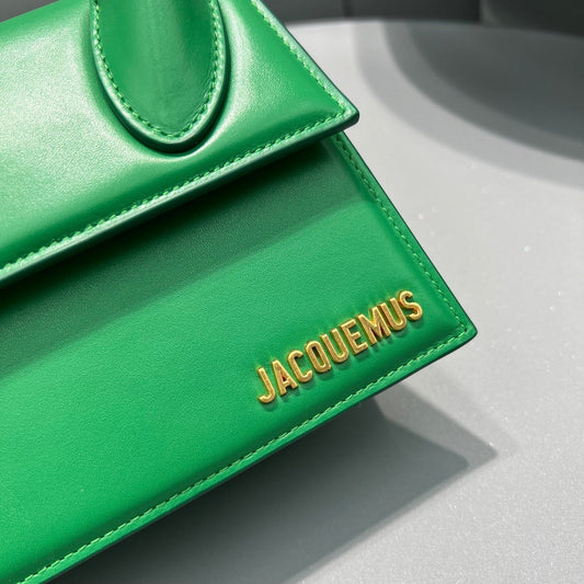 Pronta Entrega – Bolsa Modelo Jacquemus Le Chiquito Moyen