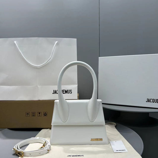 Pronta Entrega – Bolsa Modelo Jacquemus Le Chiquito Moyen