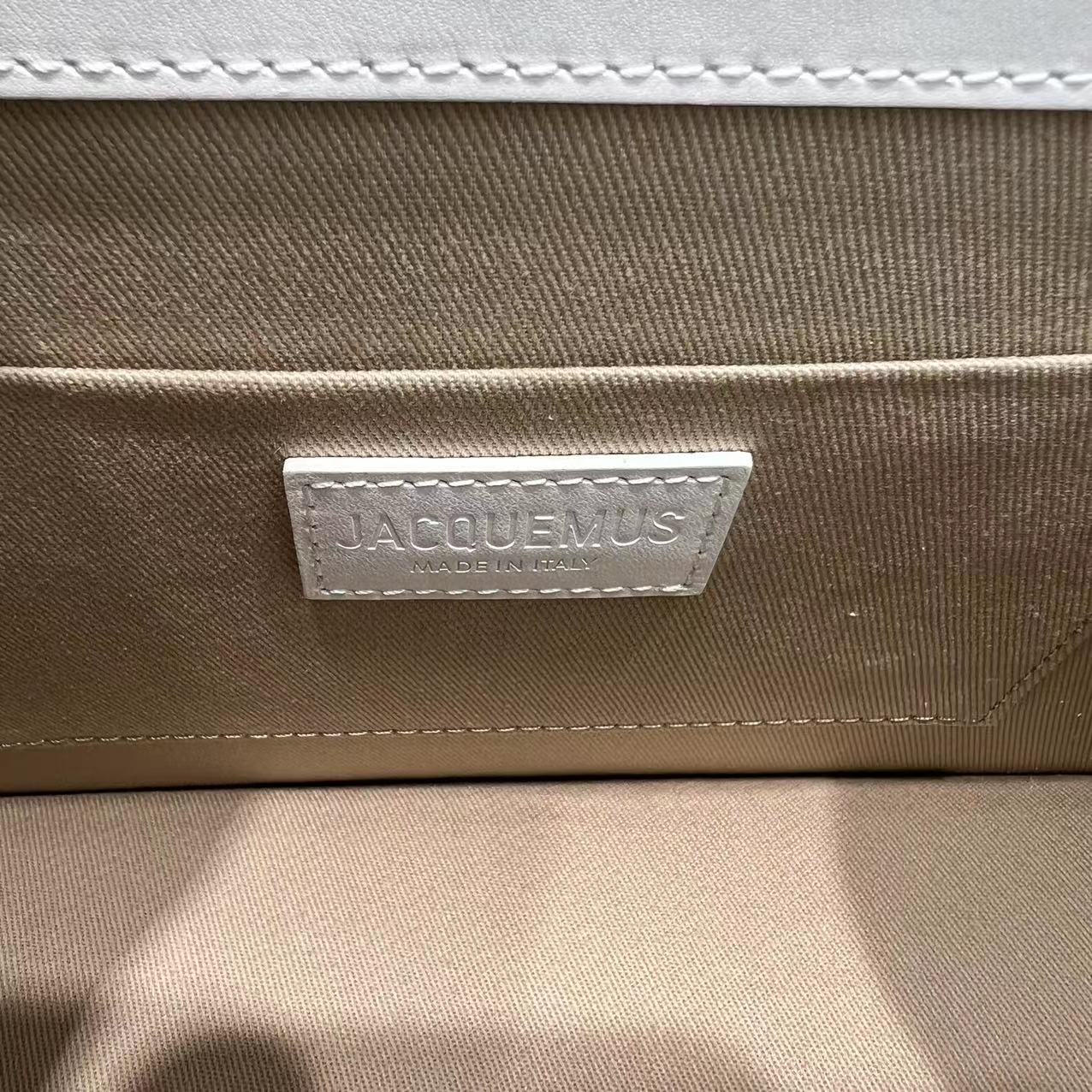 Pronta Entrega – Bolsa Modelo Jacquemus Le Chiquito Moyen