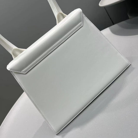 Pronta Entrega – Bolsa Modelo Jacquemus Le Chiquito Moyen