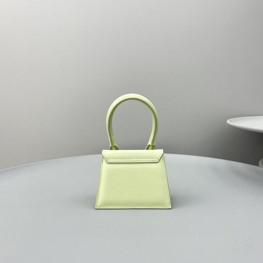 Pronta Entrega – Bolsa Modelo Jacquemus Le Chiquito