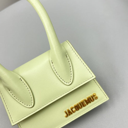 Pronta Entrega – Bolsa Modelo Jacquemus Le Chiquito