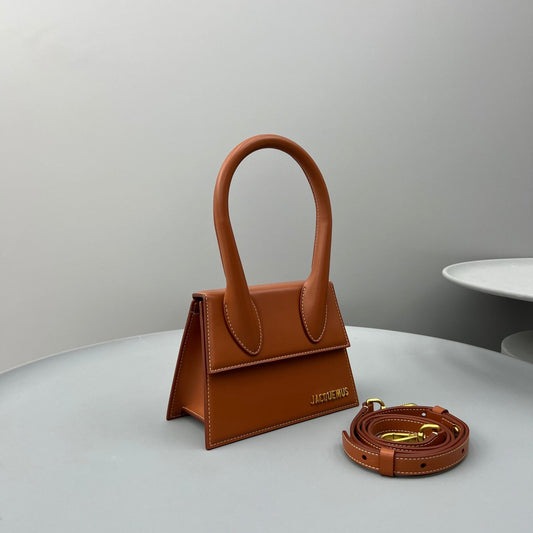 Pronta Entrega – Bolsa Modelo Jacquemus Le Chiquito Moyen