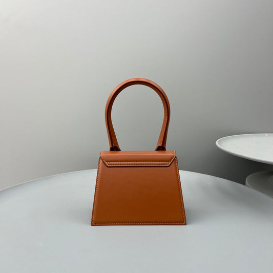 Pronta Entrega – Bolsa Modelo Jacquemus Le Chiquito Moyen