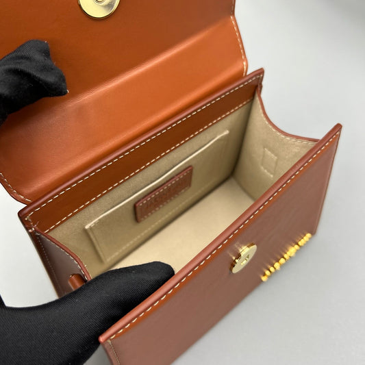 Pronta Entrega – Bolsa Modelo Jacquemus Le Chiquito Moyen
