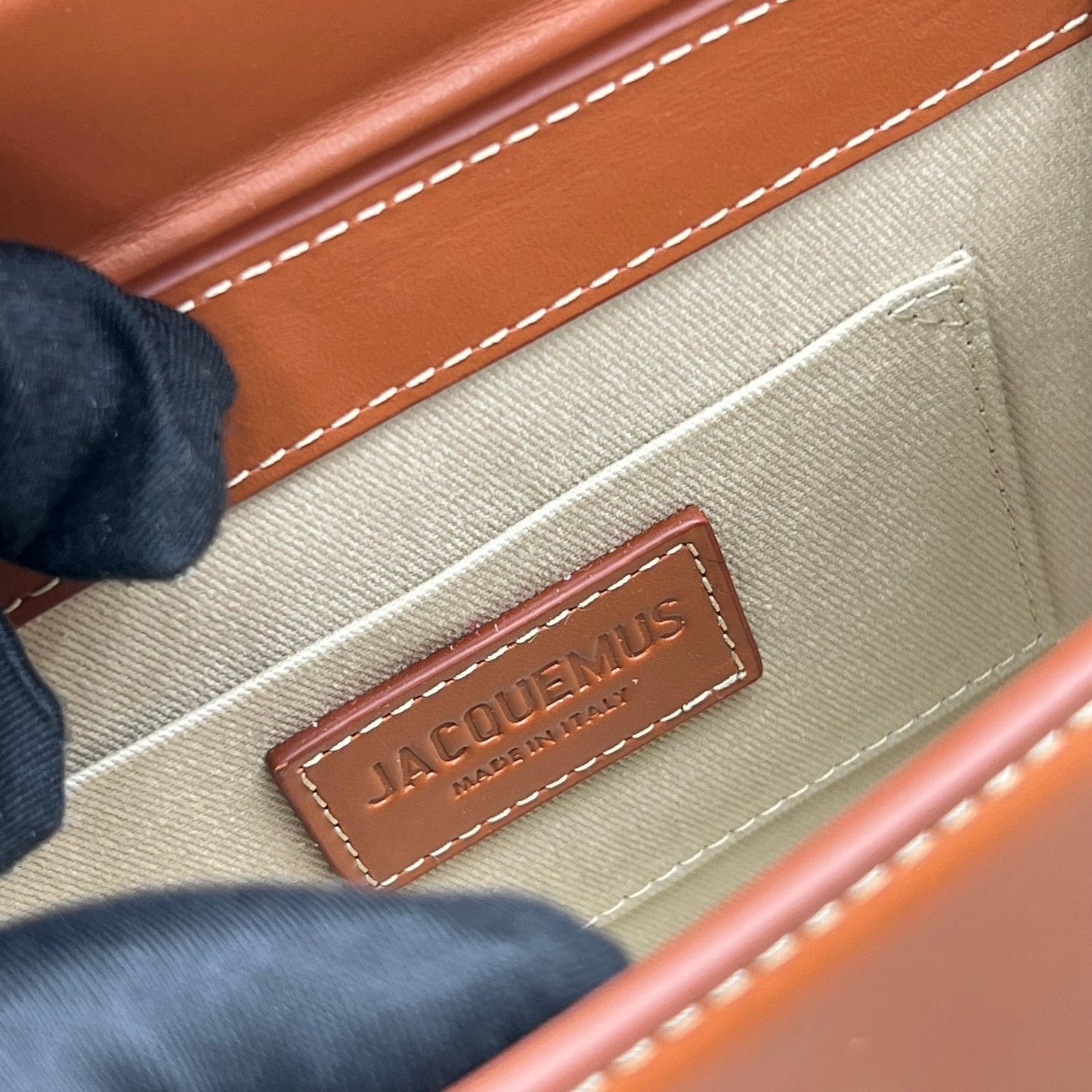Pronta Entrega – Bolsa Modelo Jacquemus Le Chiquito Moyen