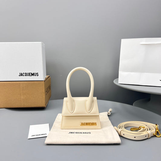 Pronta Entrega – Bolsa Modelo Jacquemus Le Chiquito