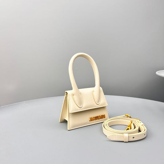 Pronta Entrega – Bolsa Modelo Jacquemus Le Chiquito