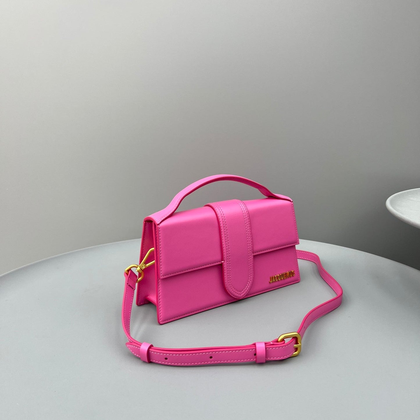 Pronta Entrega – Bolsa Modelo Jacquemus Tote Le Grand Bambino de Couro