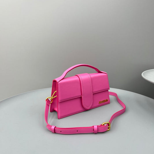 Pronta Entrega – Bolsa Modelo Jacquemus Tote Le Grand Bambino de Couro