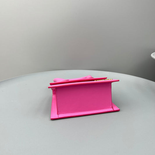 Pronta Entrega – Bolsa Modelo Jacquemus Le Chiquito Moyen